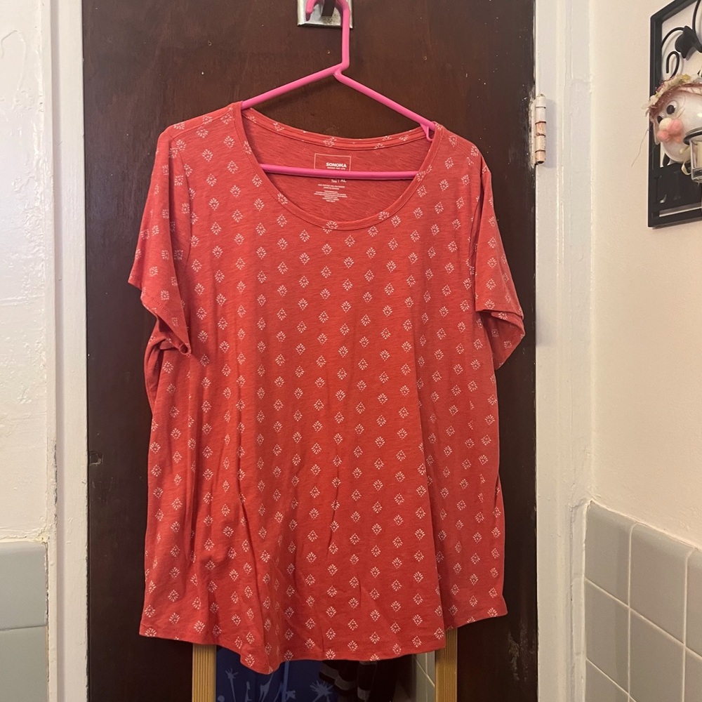 LAST CALL ! Pink/Red Patterned Sonoma Tee. XL